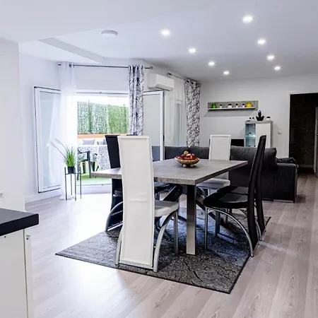 Apartment Piso Corte Ingles